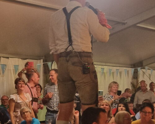 Kevin "Andreas Gabalier Double"